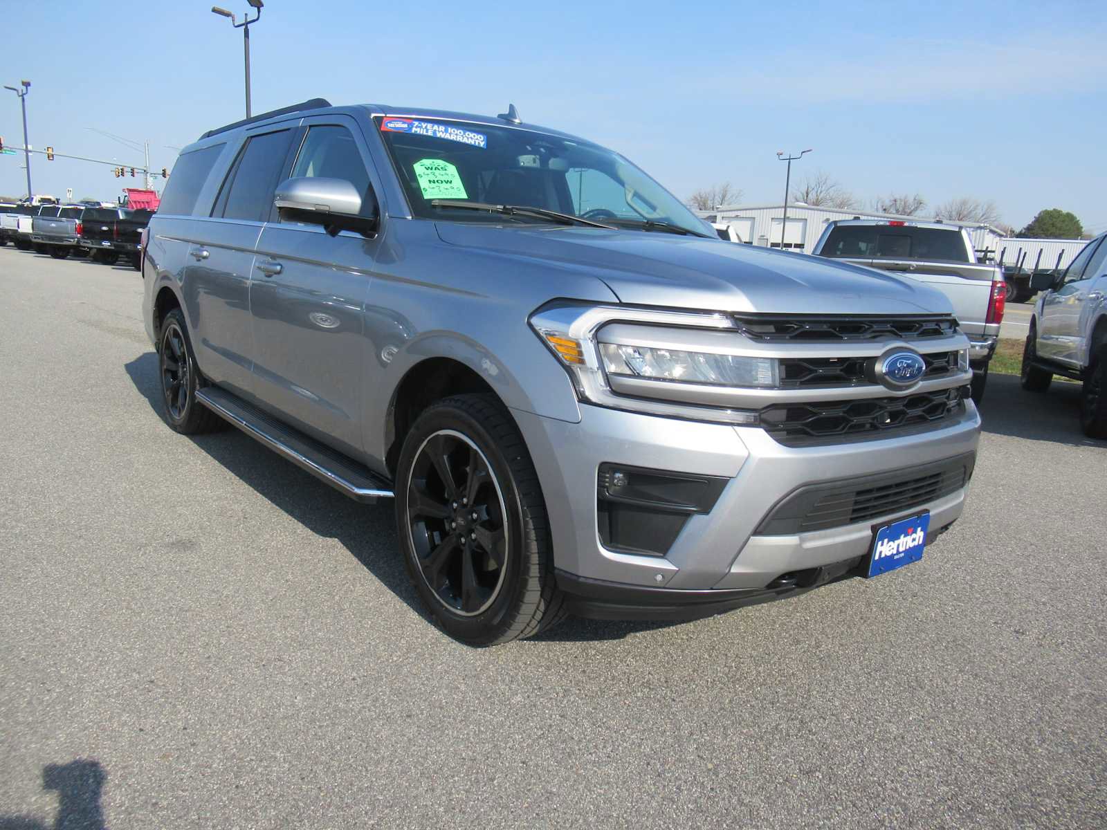 Used 2022 Ford Expedition Max XLT image 3