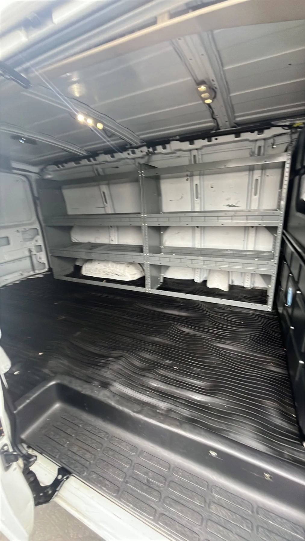 Used 2017 GMC Savana 2500 image 9