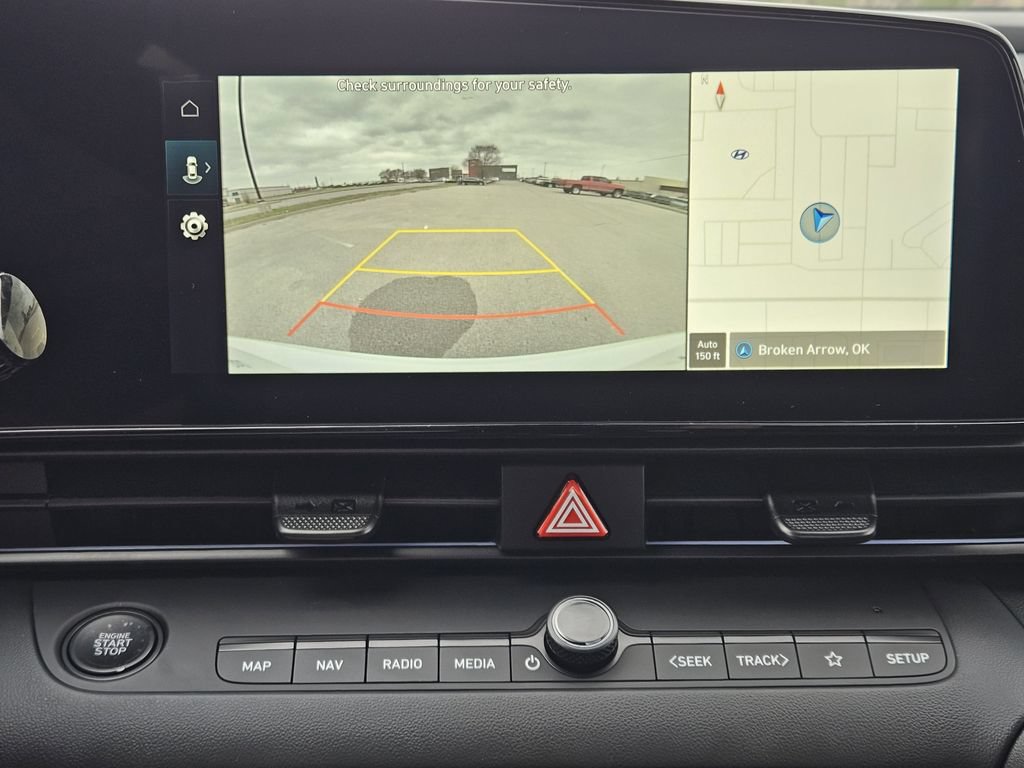 New 2026 Hyundai Elantra SEL FWD image 18