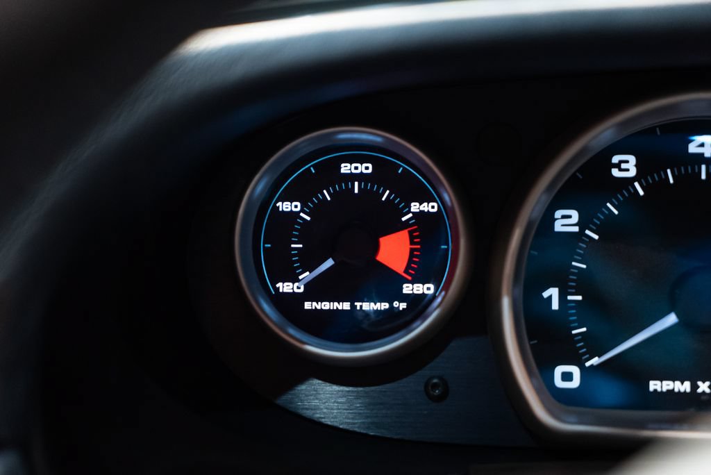 Used 2005 Ford GT RWD image 36