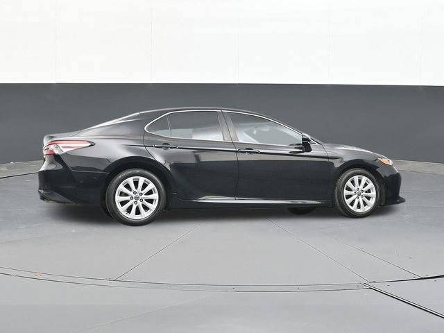 Used 2020 Toyota Camry LE image 48