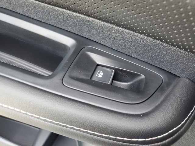 Certified 2025 Volkswagen Atlas Cross Sport SE FWD image 14