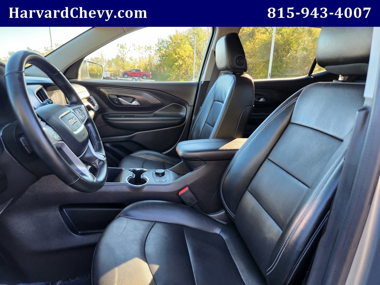 Used 2024 GMC Terrain SLT image 25