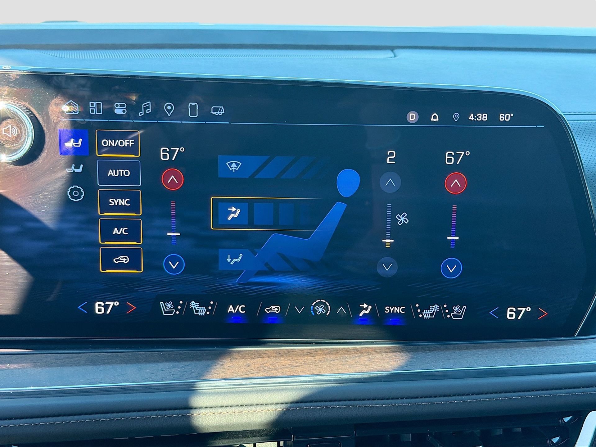 Used 2025 Chevrolet Suburban High Country image 35