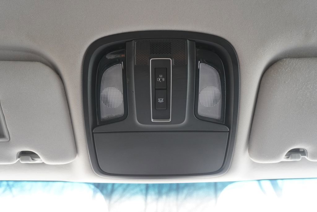 Used 2016 Kia Sorento L image 25