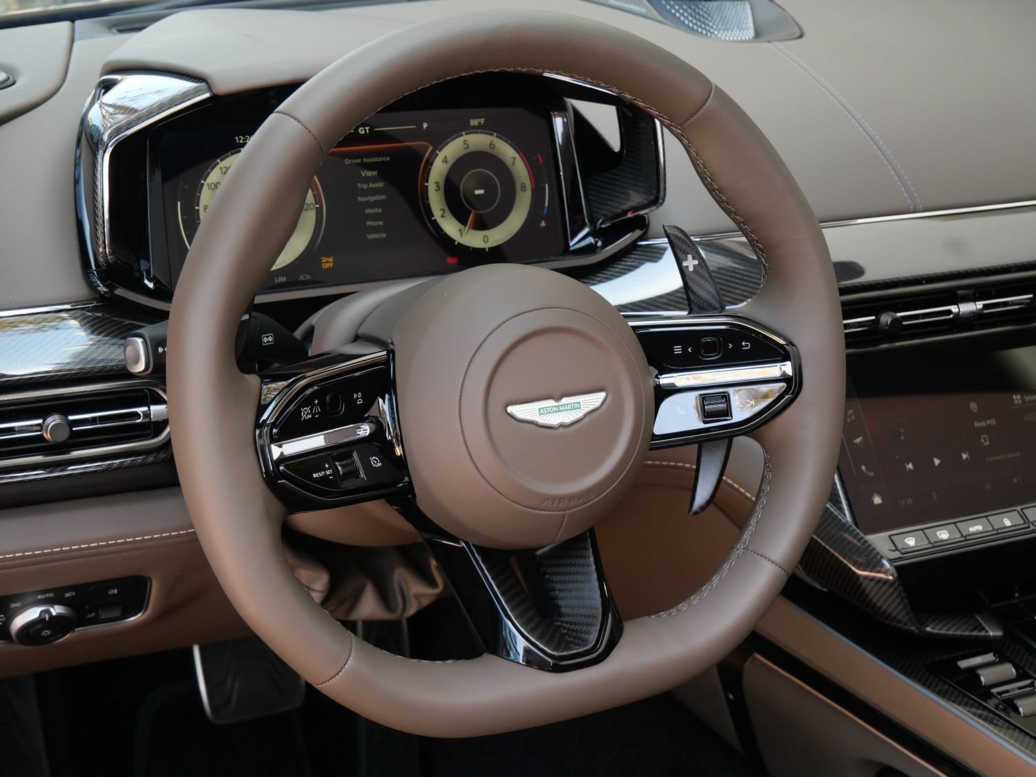 New 2026 Aston Martin Vanquish Convertible RWD image 11