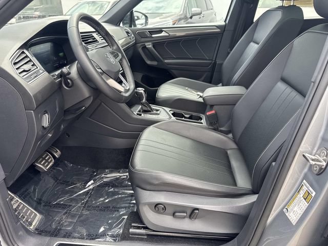 Certified 2023 Volkswagen Tiguan SE R-Line FWD image 27