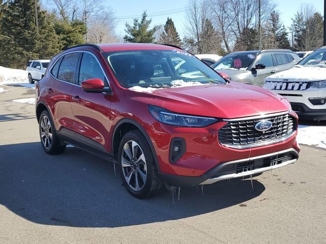 Used 2024 Ford Escape Platinum image 3