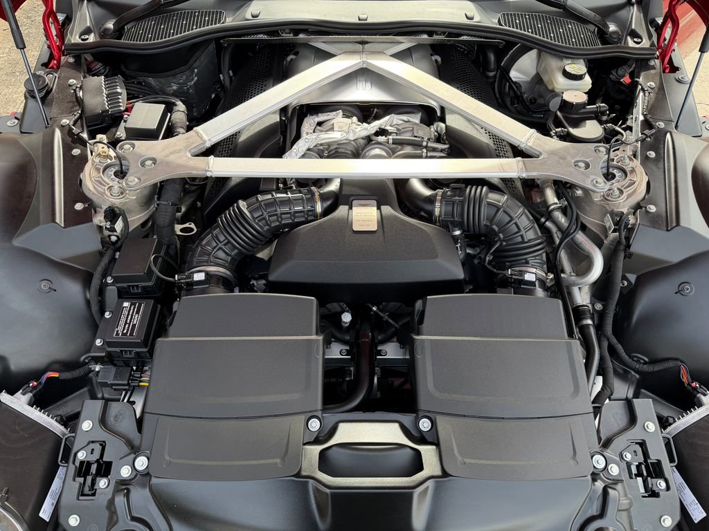 Used 2023 Aston Martin V8 Vantage Coupe image 20