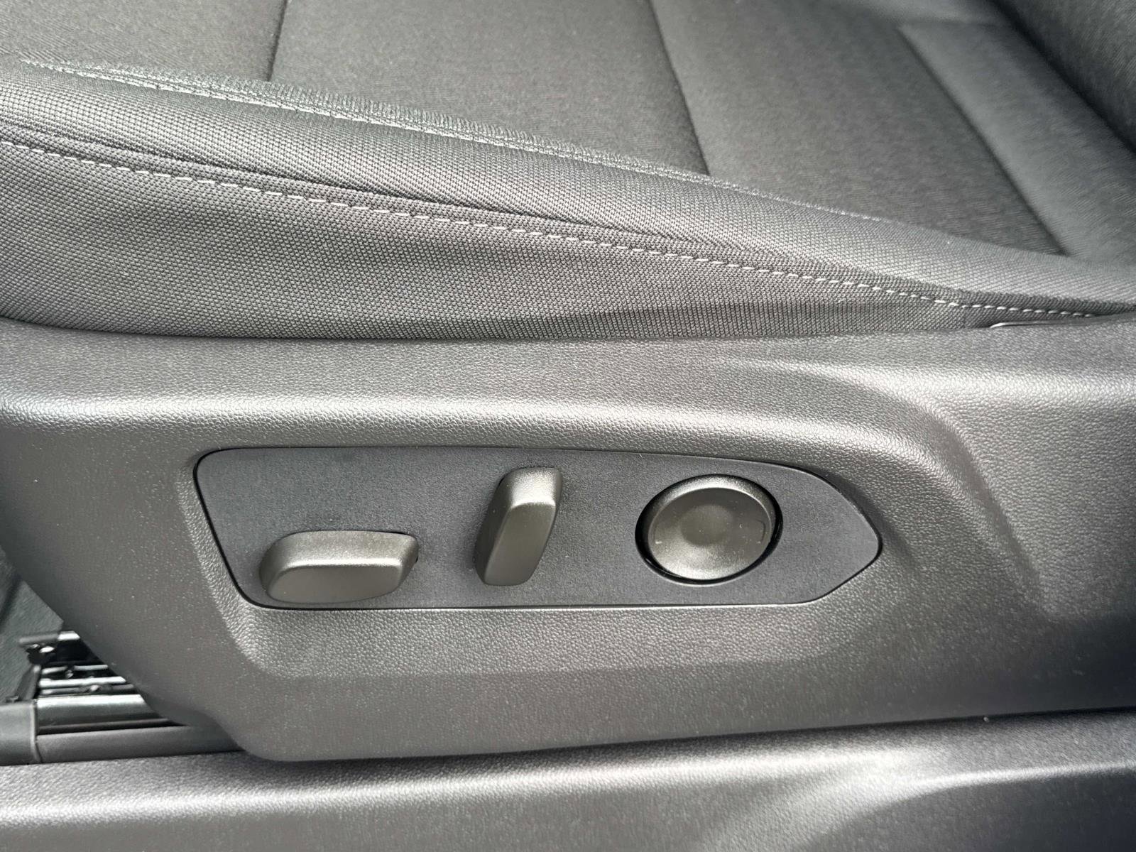 New 2026 GMC Sierra 1500 Pro w/ Pro Value Package image 21