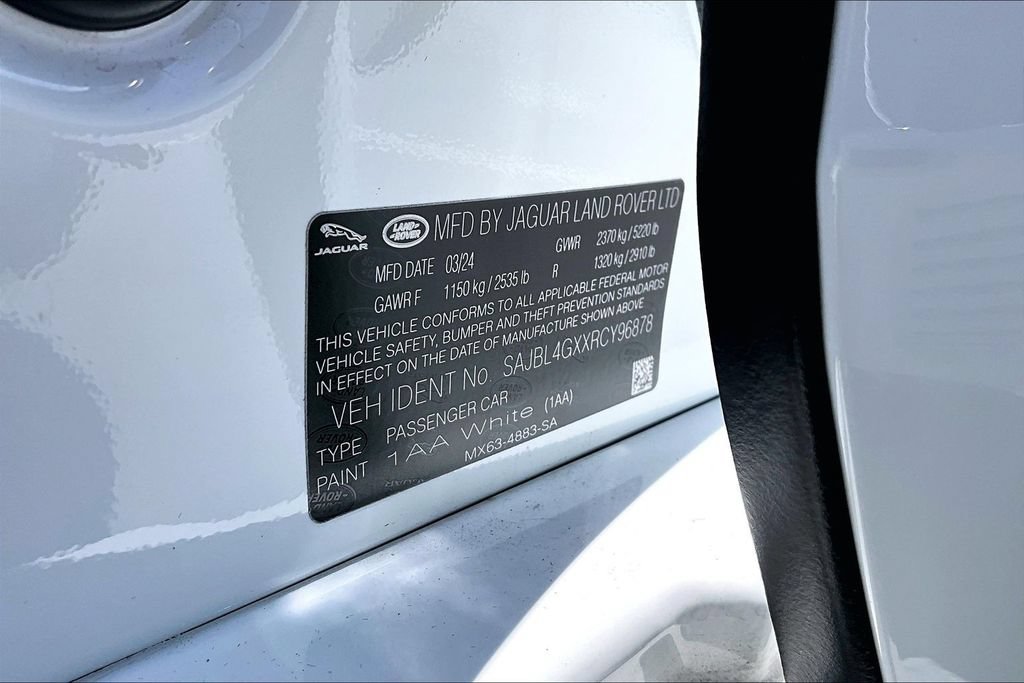 Used 2024 Jaguar XF R-Dynamic SE AWD/4WD image 17