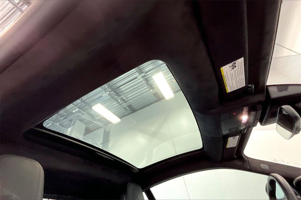 Used 2024 Jaguar F-TYPE Coupe AWD image 14