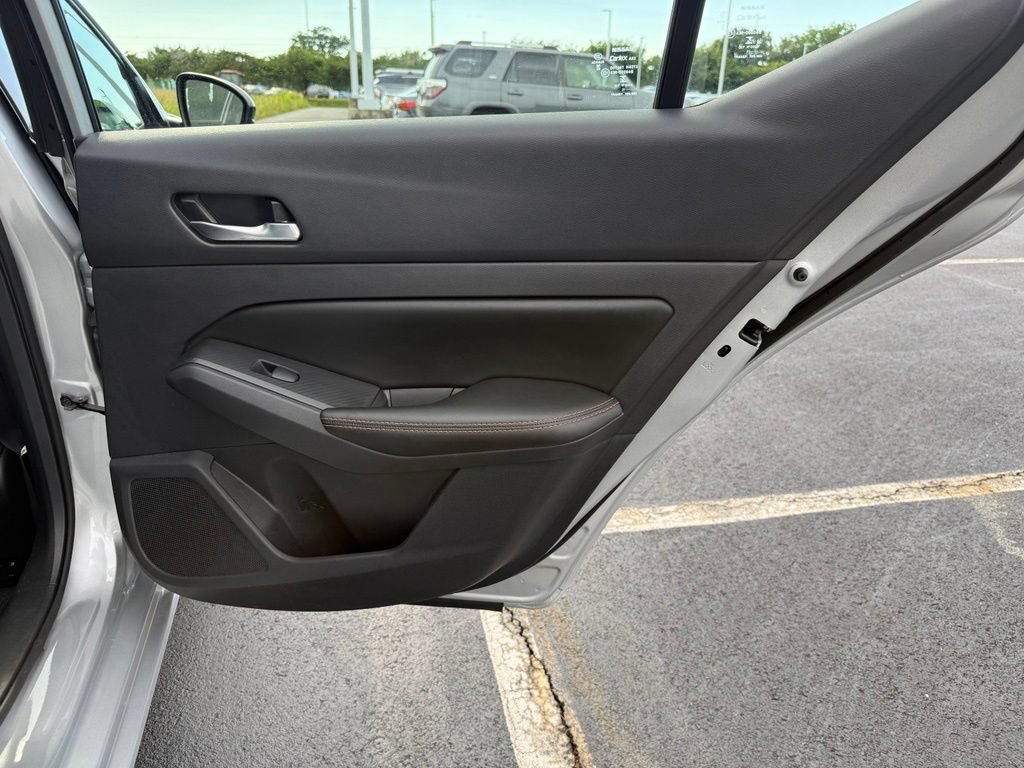 Used 2021 Nissan Altima 2.5 SR w/ SR Premium Package FWD image 35