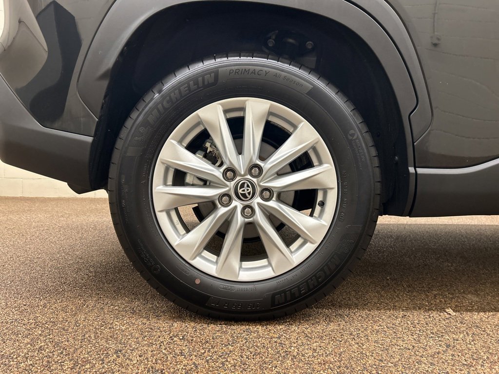 Used 2024 Toyota Corolla Cross LE image 26