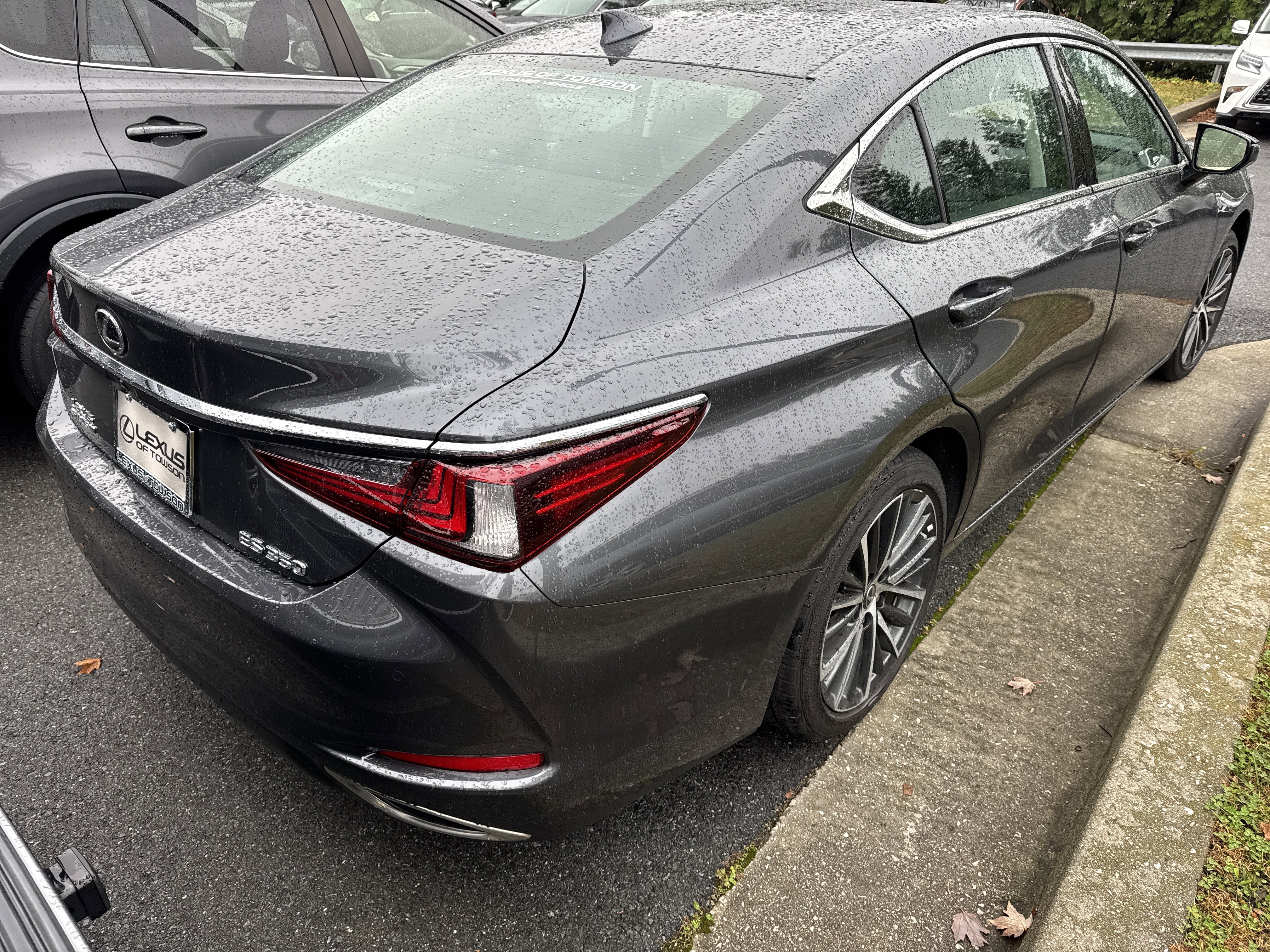 Certified 2025 Lexus ES 350 w/ Premium Package image 3