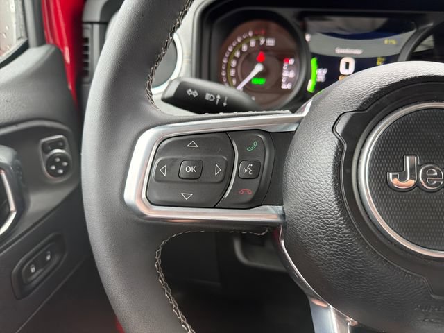 Used 2025 Jeep Wrangler Unlimited Sahara w/ Safety Group AWD/4WD image 16