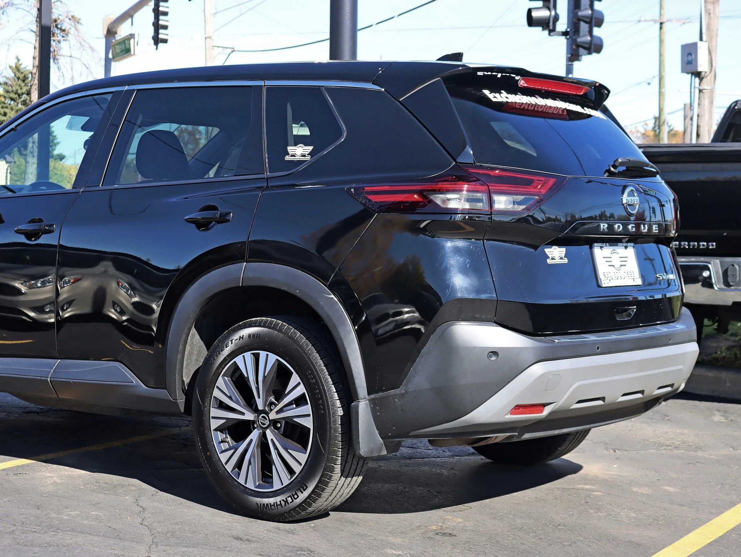Used 2021 Nissan Rogue SV AWD/4WD image 12
