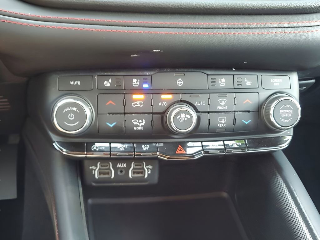 Used 2024 Dodge Durango GT image 32