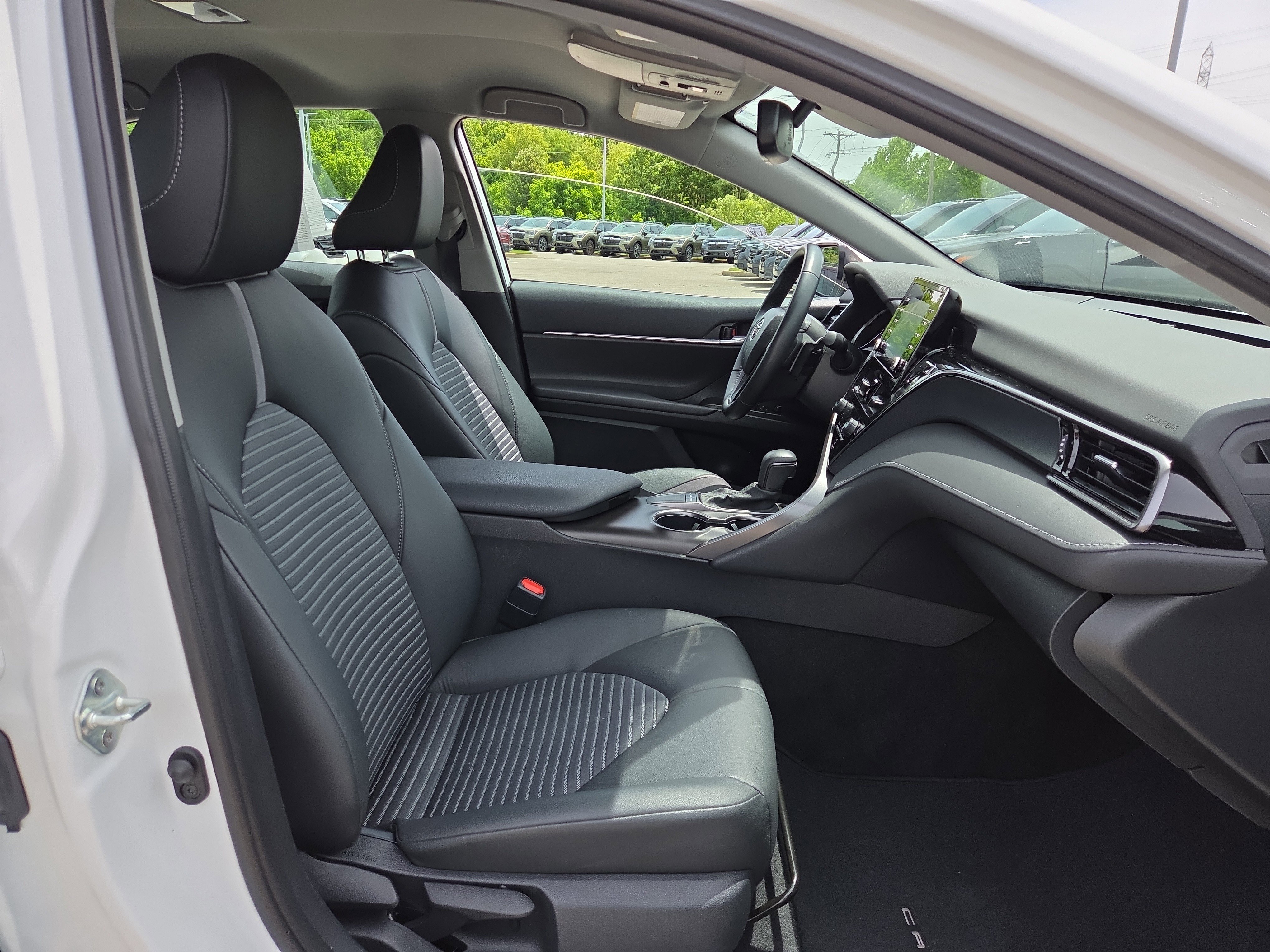Used 2024 Toyota Camry SE w/ Convenience Package FWD image 15