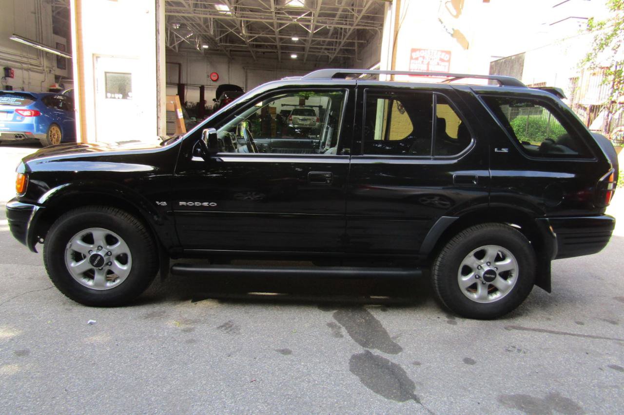 Used 1998 Isuzu Rodeo LS AWD/4WD image 2
