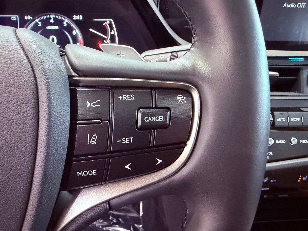 Certified 2022 Lexus ES 350 w/ Premium Package image 21