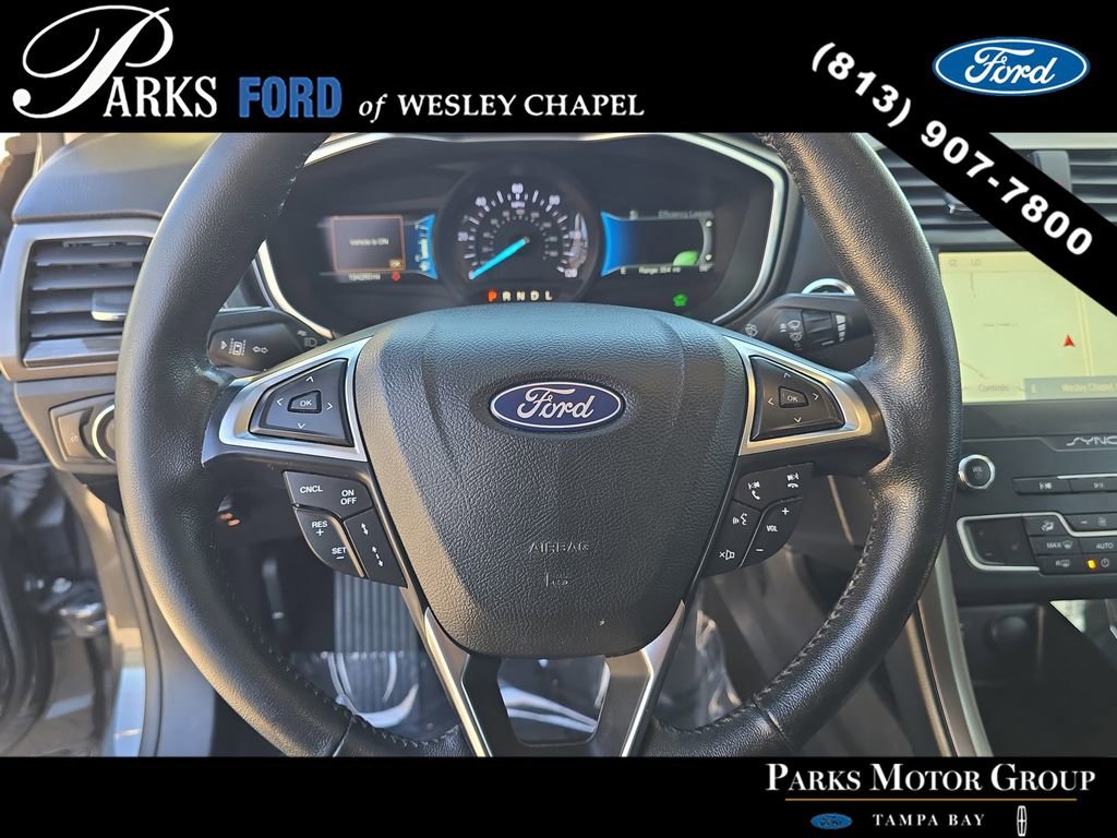 Used 2019 Ford Fusion SEL image 27