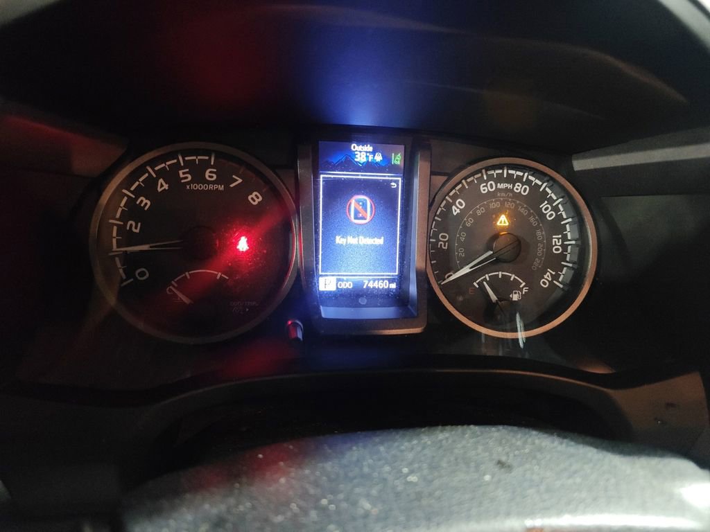 Used 2019 Toyota Tacoma TRD Off-Road image 10