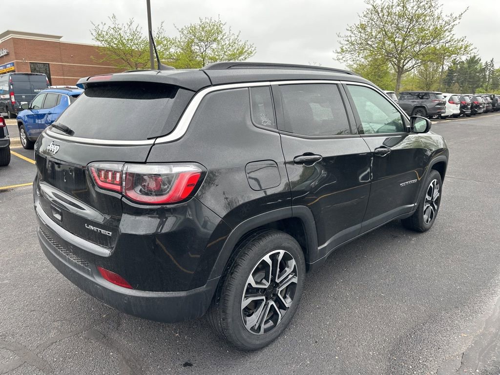 Used 2023 Jeep Compass Limited w/ Sun and Sound Group AWD/4WD image 9