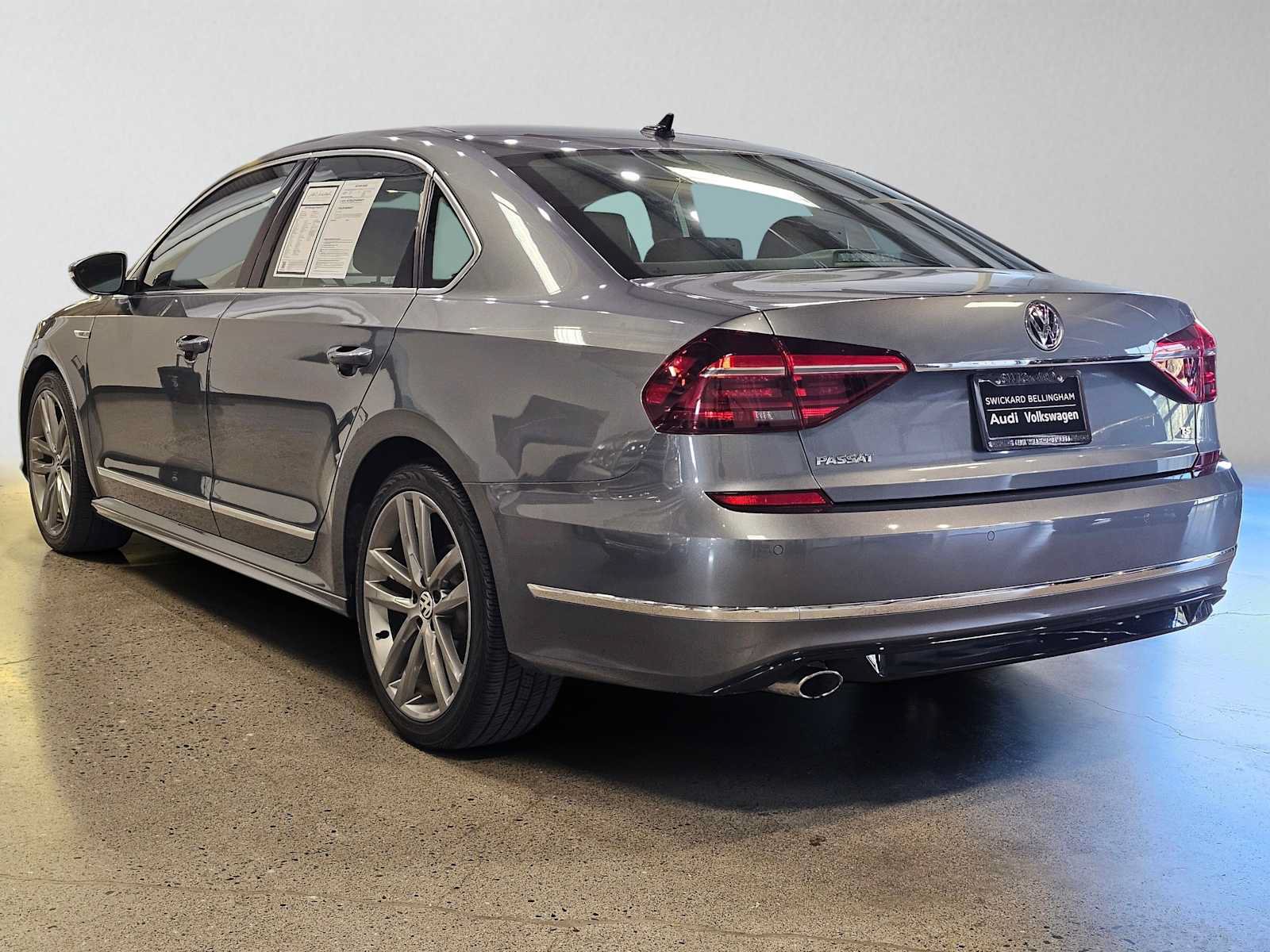 Used 2019 Volkswagen Passat 2.0T SE R-Line FWD image 5