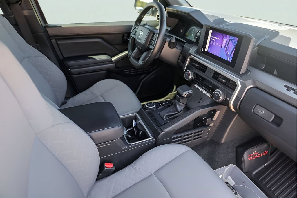 Used 2024 Toyota Tacoma SR5 AWD/4WD image 32