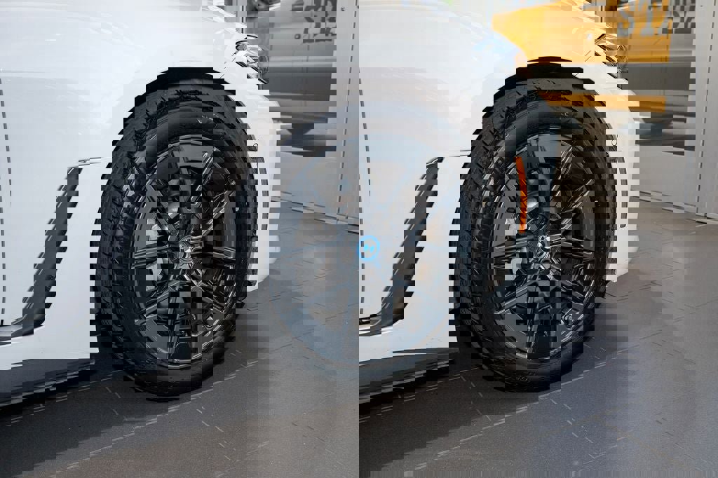 Used 2023 BMW i4 eDrive40 w/ Premium Package RWD image 4