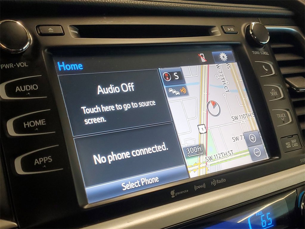 Used 2019 Toyota Highlander XLE image 28