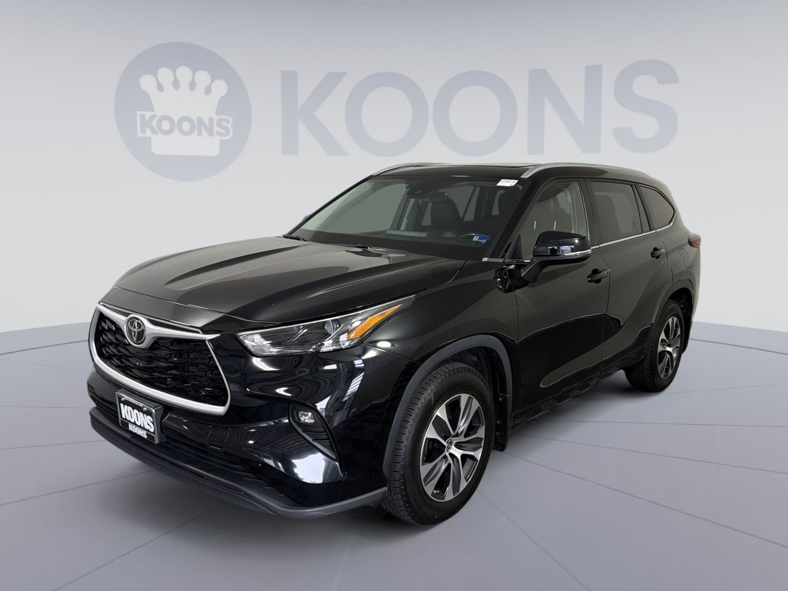 Used 2023 Toyota Highlander XLE