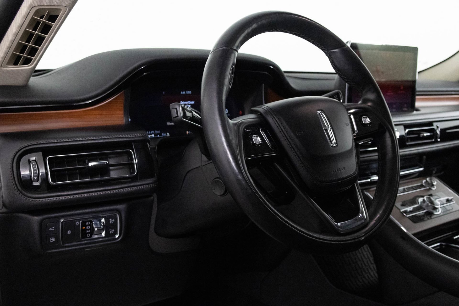 Used 2021 Lincoln Aviator Grand Touring w/ Equipment Group 302A AWD/4WD image 31