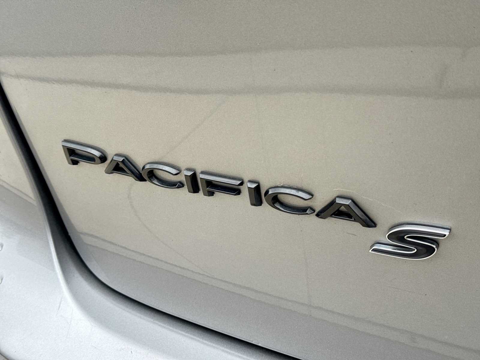 Used 2018 Chrysler Pacifica Touring-L w/ Advanced Safetytec Group FWD image 12
