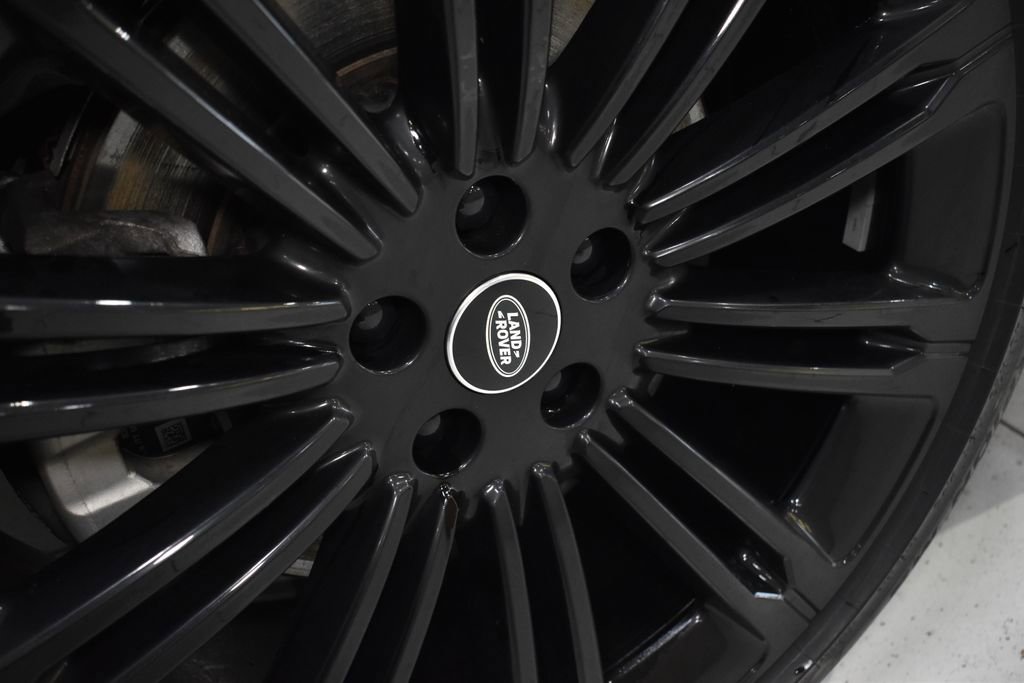 Used 2025 Land Rover Range Rover Long Wheelbase SE image 13