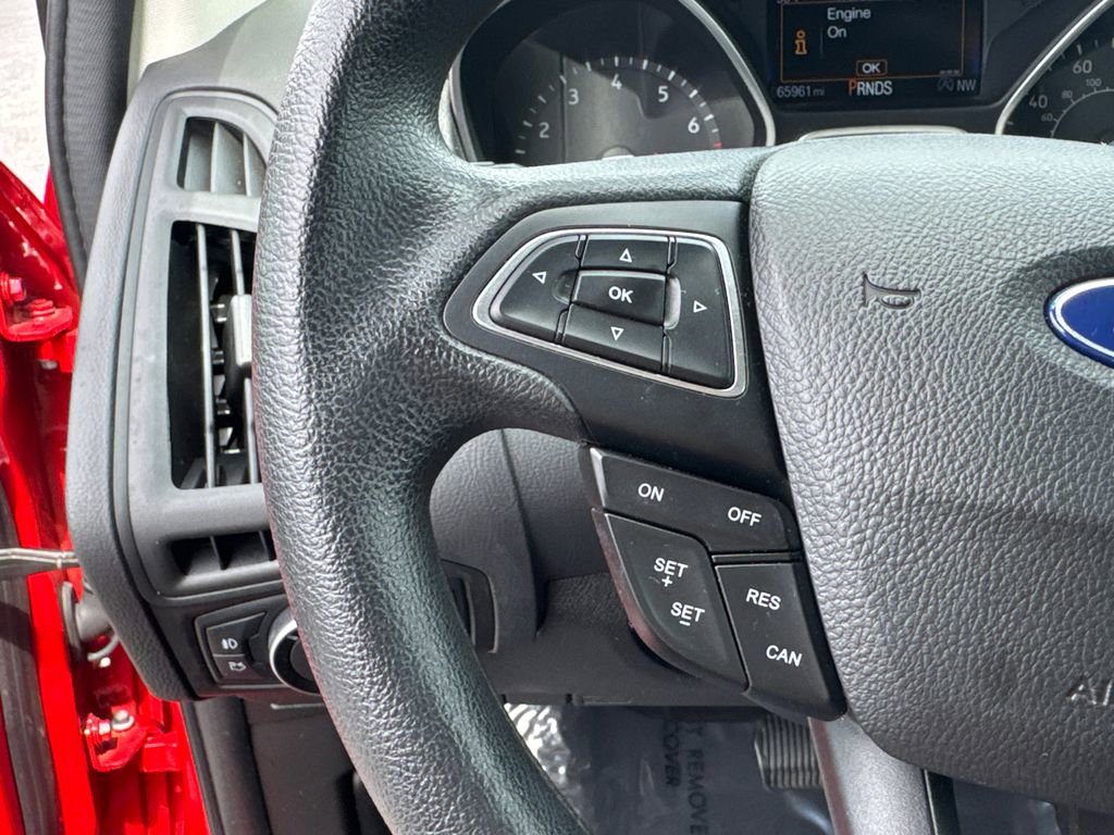 Used 2017 Ford Focus SE FWD image 25
