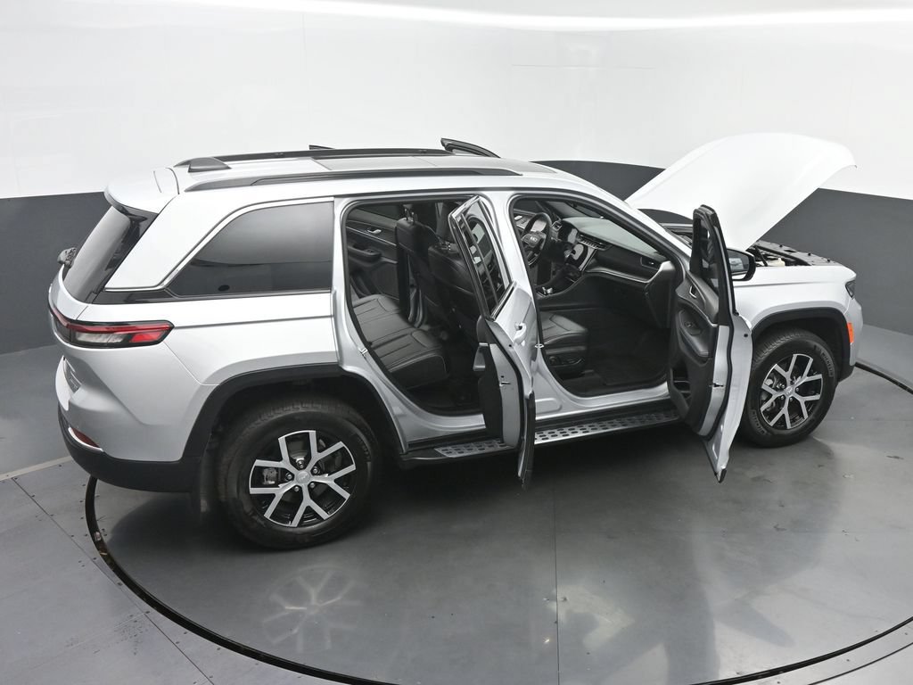 Used 2024 Jeep Grand Cherokee Limited AWD/4WD image 66