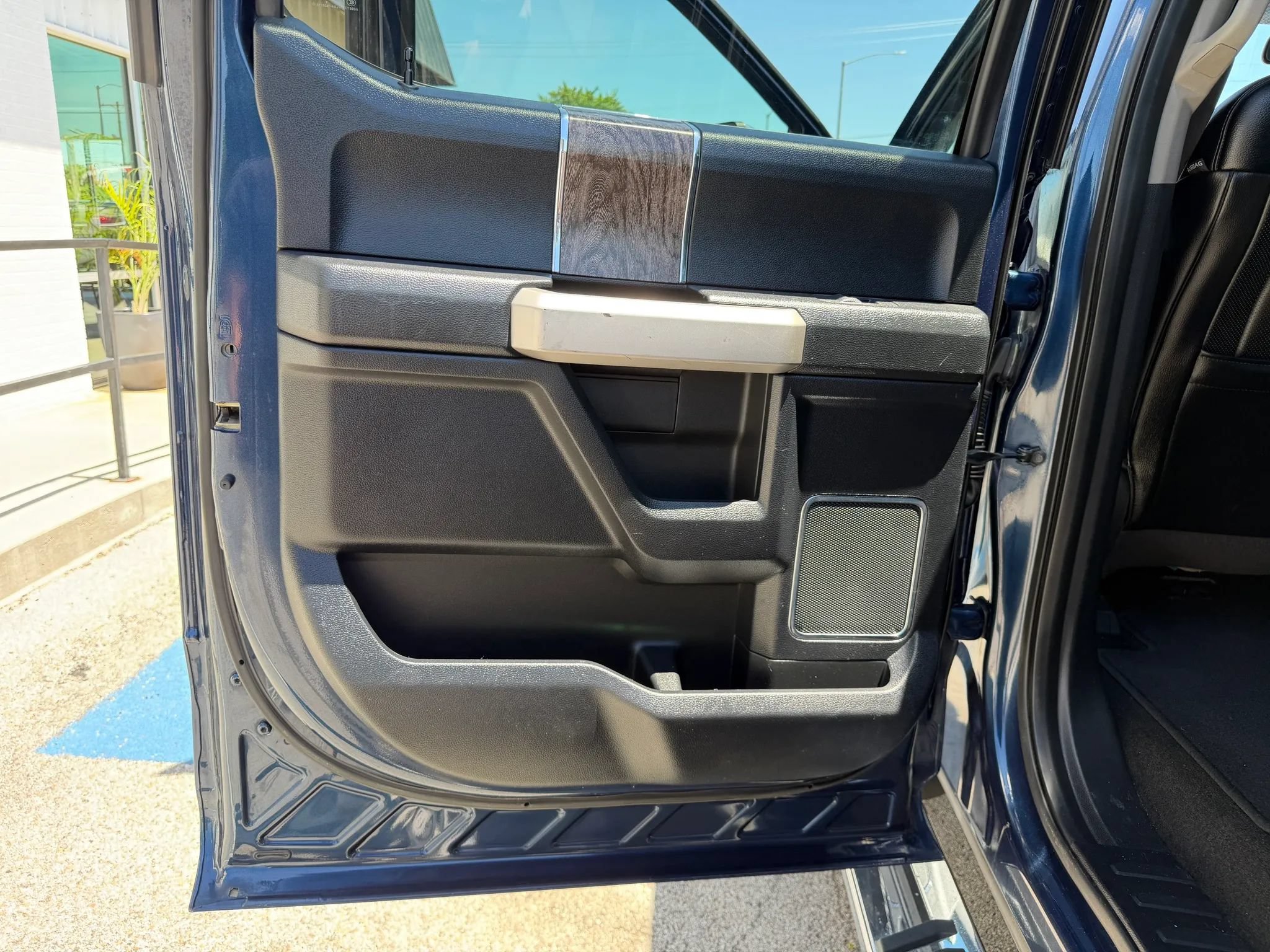 Used 2017 Ford F250 Lariat w/ Chrome Package AWD/4WD image 33