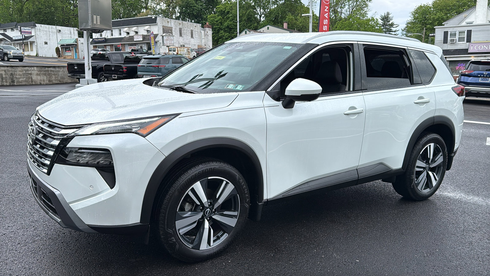 Certified 2024 Nissan Rogue SL AWD/4WD image 3