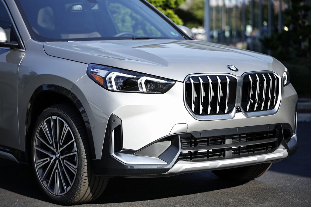 New 2025 BMW X1 xDrive28i w/ Technology Package image 2