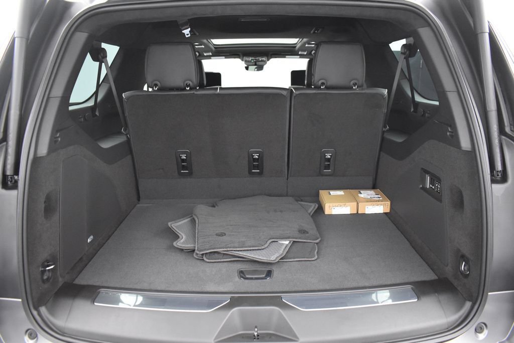 Certified 2026 Cadillac Escalade ESV V AWD/4WD image 32