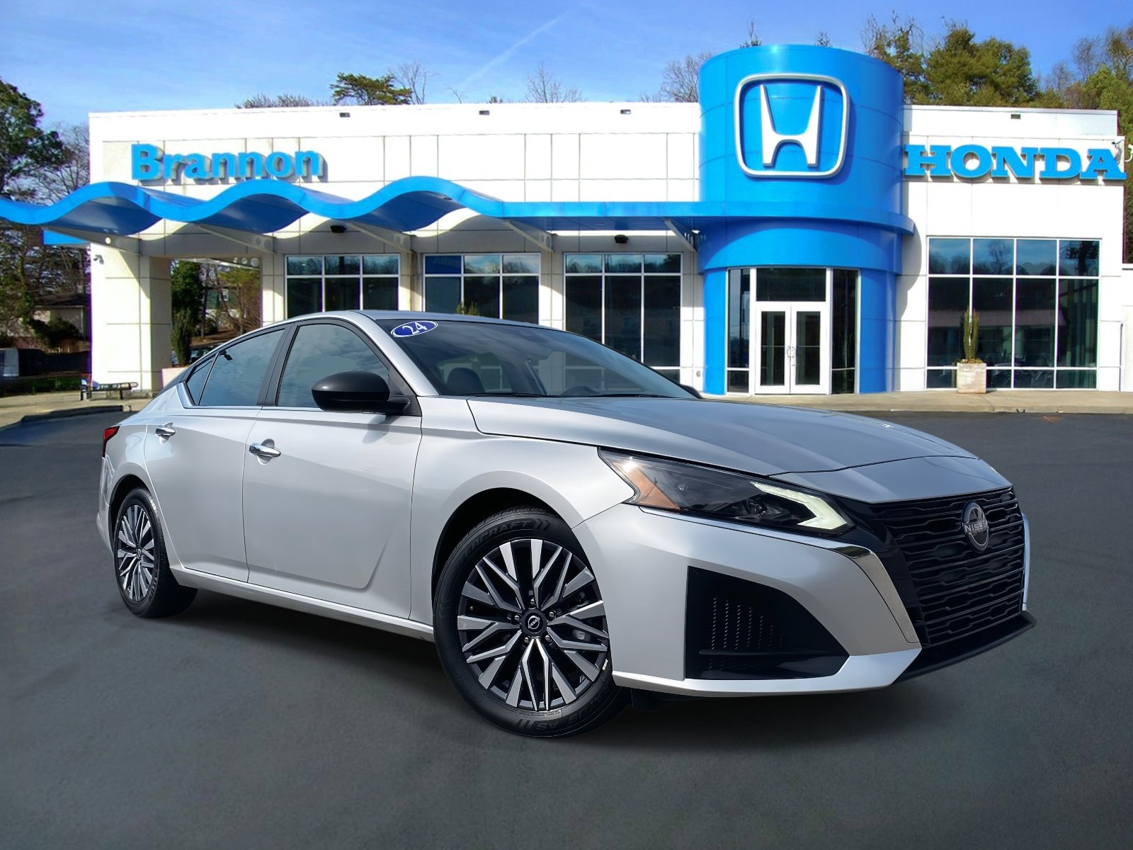 Used 2024 Nissan Altima 2.5 SV