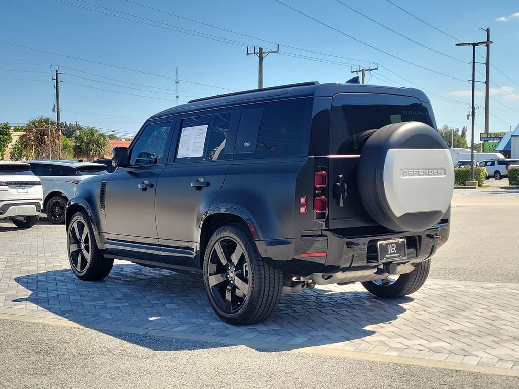 Used 2024 Land Rover Defender 110 X-Dynamic SE image 3