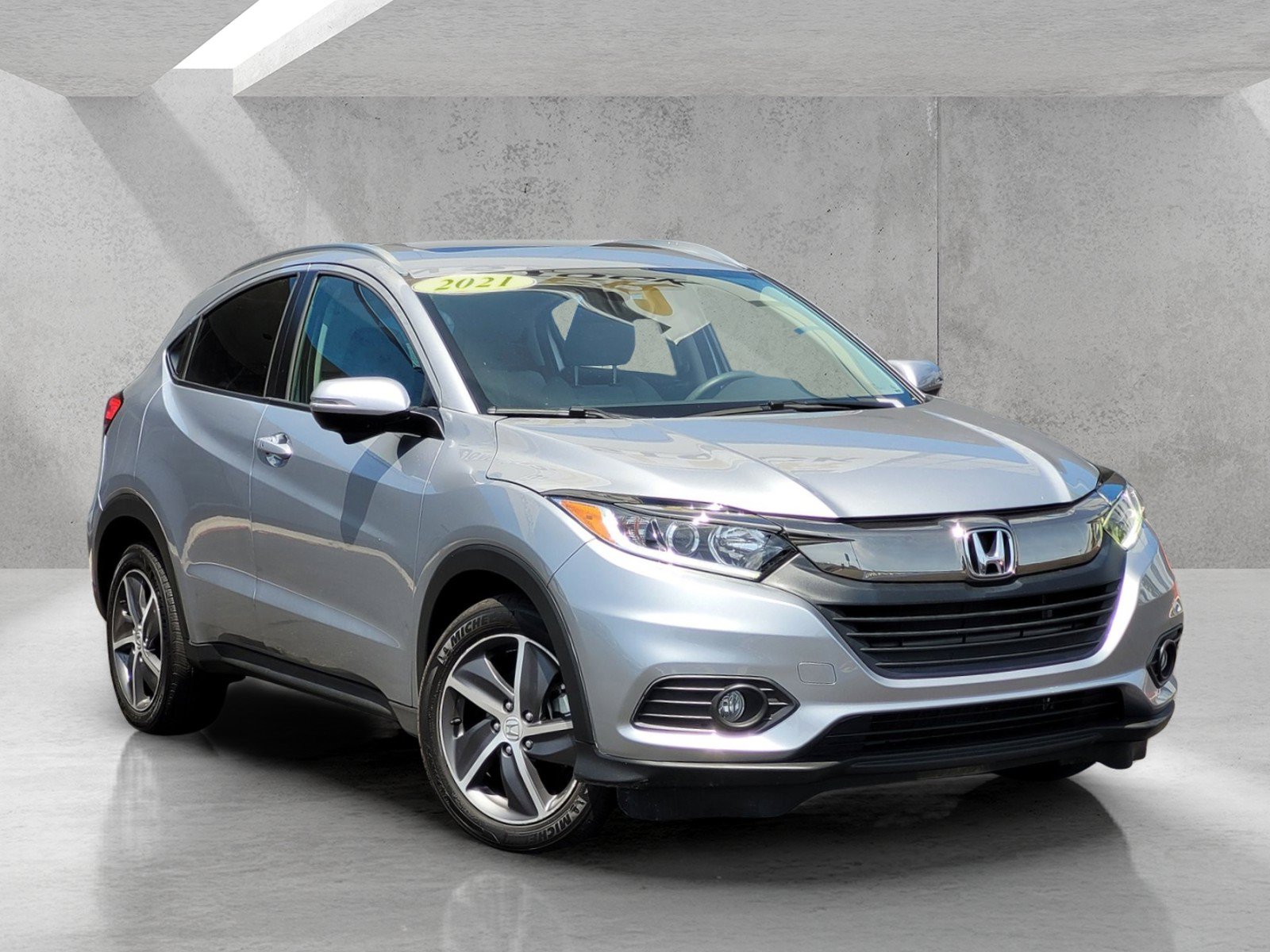 Used 2021 Honda HR-V EX image 1