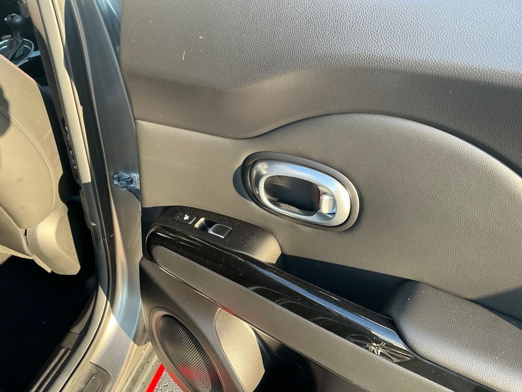 Used 2017 Kia Soul ! w/ Tech Package FWD image 31