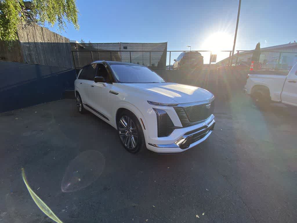 Certified 2026 Cadillac Vistiq Premium Luxury w/ LPO, Floor Liner Package AWD/4WD image 8