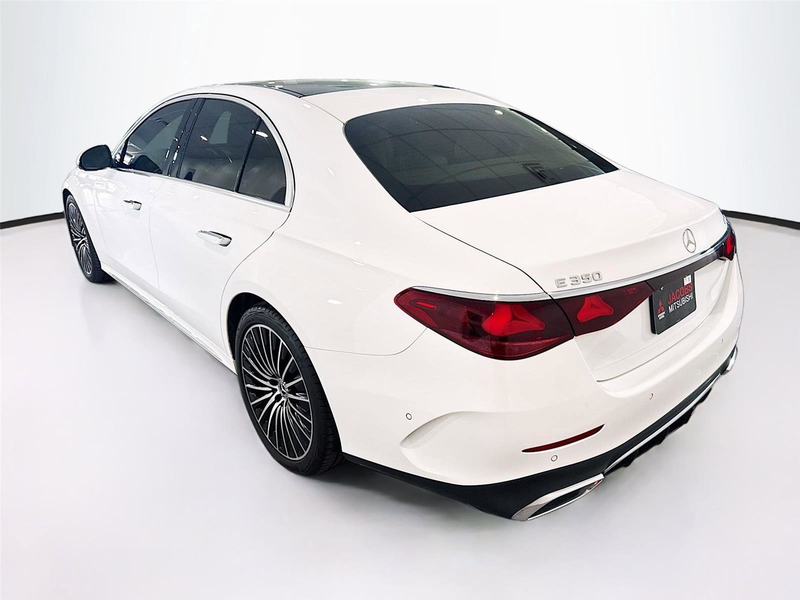 Used 2024 Mercedes-Benz E 350 4MATIC Sedan image 30