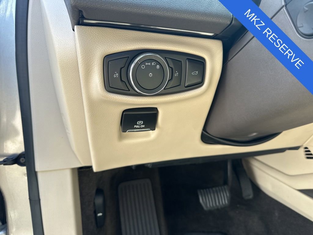 Used 2017 Lincoln MKZ Reserve w/ Climate Package FWD image 11