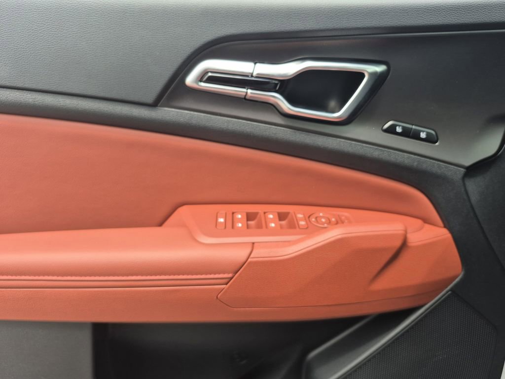 New 2026 Kia Sportage SX image 6